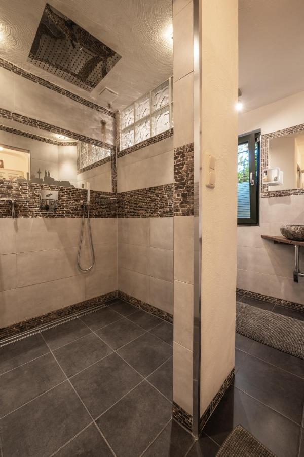 Boutique Apartments Benz I-Iii แบร์กิชกลัดบัค ภายนอก รูปภาพ